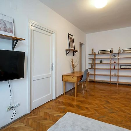 Apartament Universitate - Centrul Vechi Appartement Boekarest Buitenkant foto