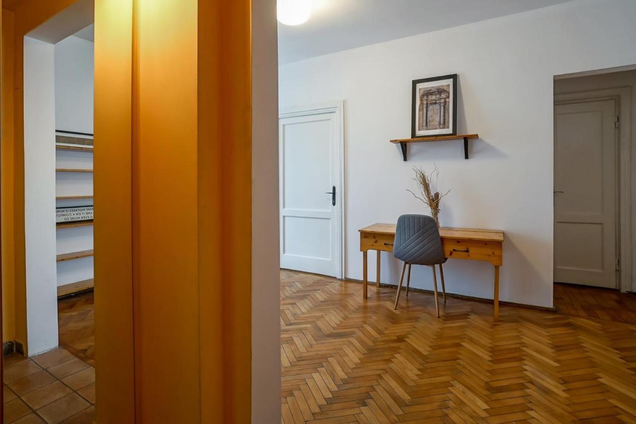 Apartament Universitate - Centrul Vechi Appartement Boekarest Buitenkant foto