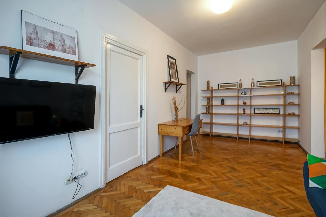 Apartament Universitate - Centrul Vechi Appartement Boekarest Buitenkant foto